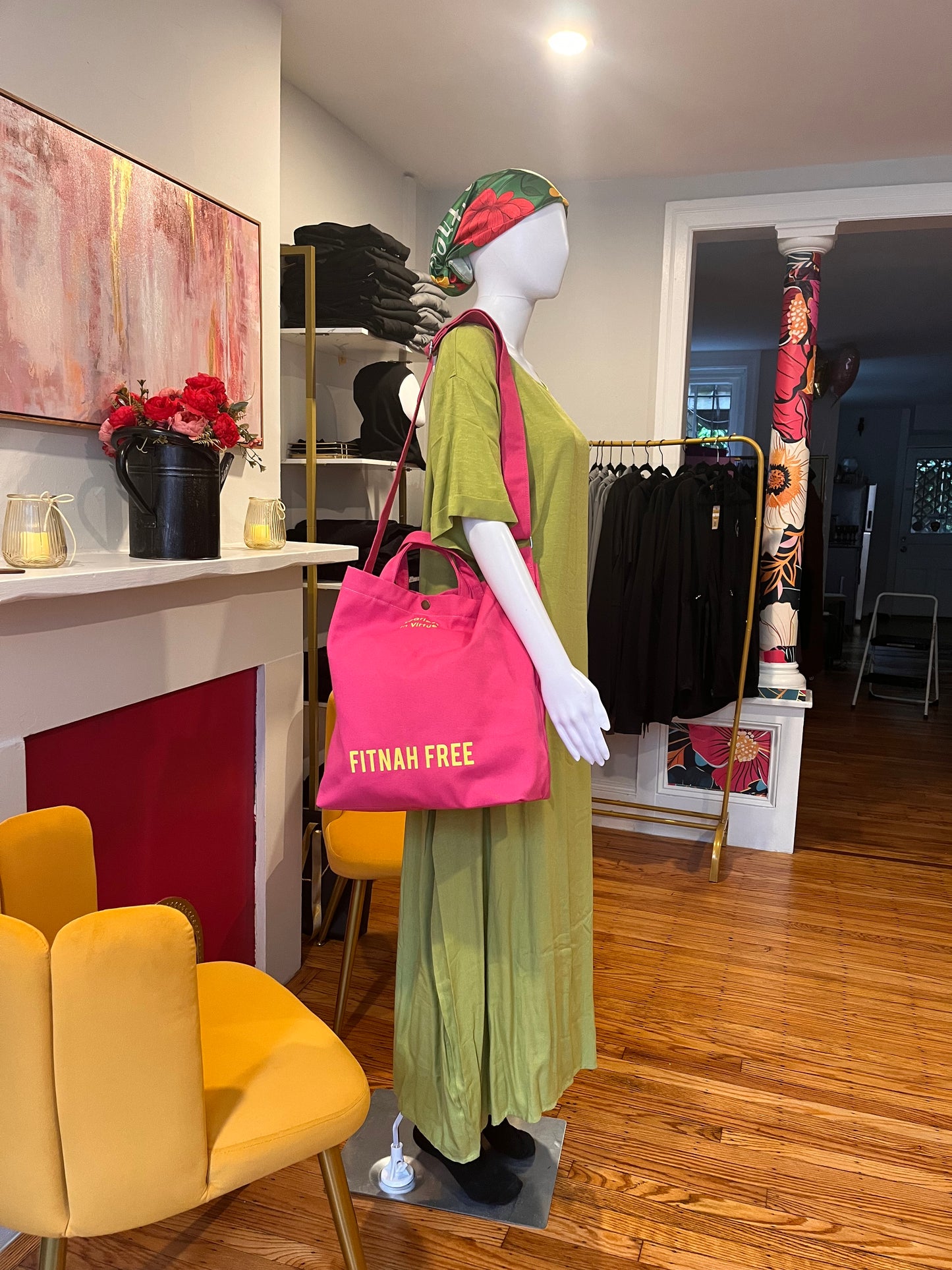 Signature Large Tote
