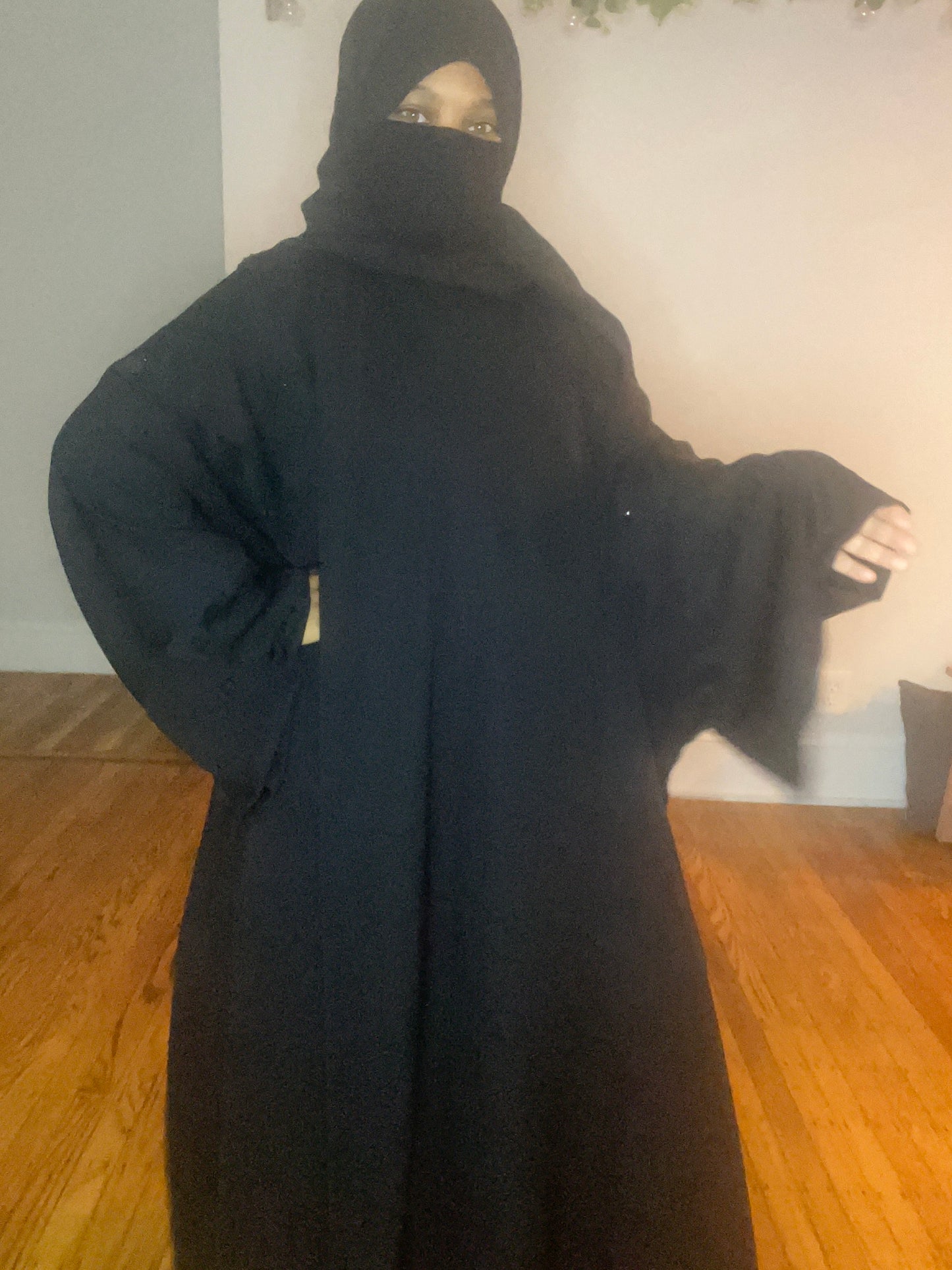 Wide Crystal Abaya (Black)