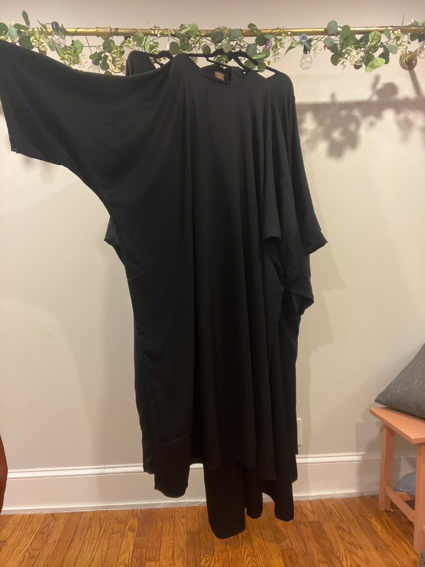 Wide Crystal Abaya (Black)