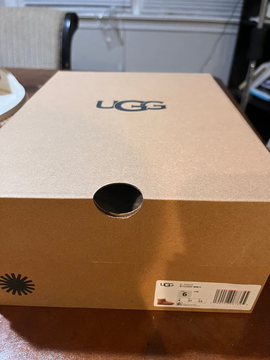 New Classic Ugg Size 6